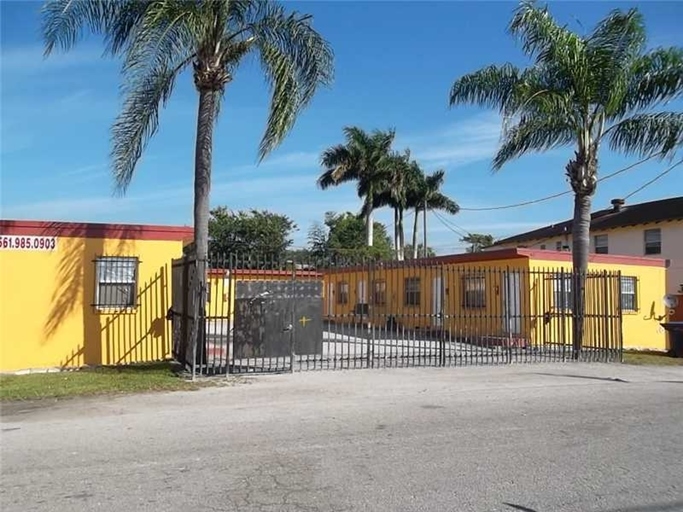 625 W Avenue A in Belle Glade, FL - Building Photo