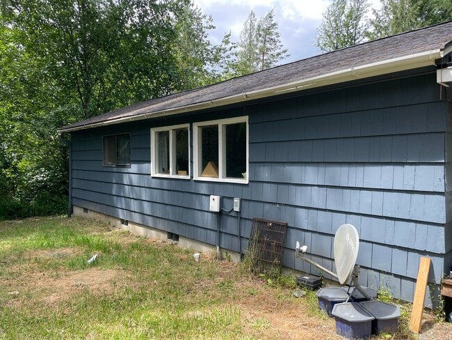 property at 90 E Dalby Rd