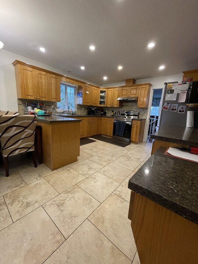 11797-11231 231 St in Maple Ridge, BC - Building Photo - Building Photo