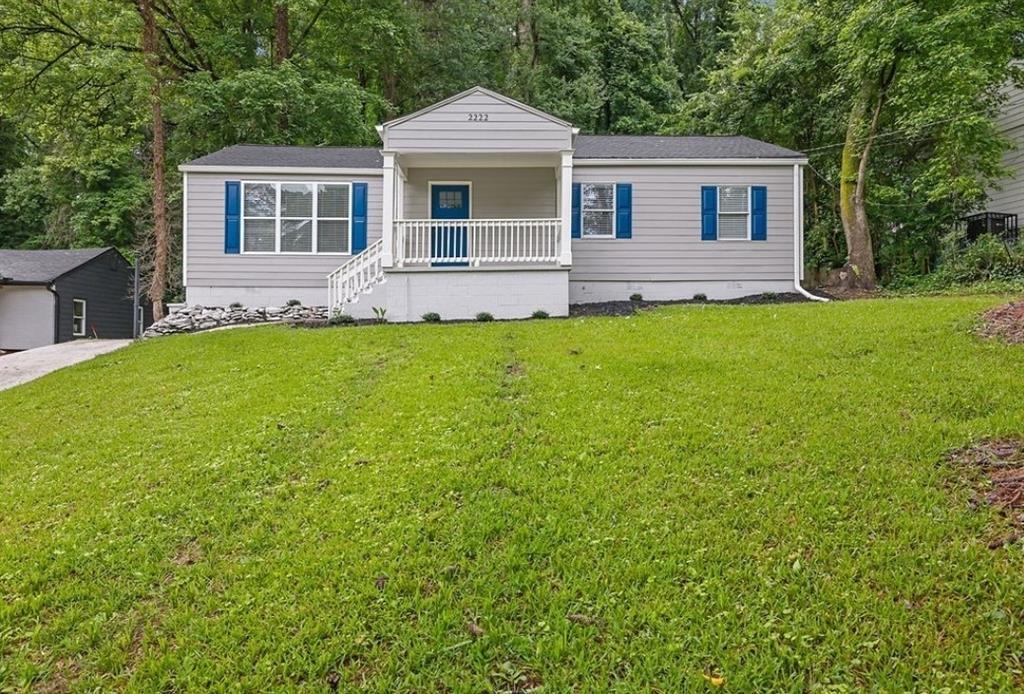 2222 Beecher Cir SW in Atlanta, GA - Building Photo