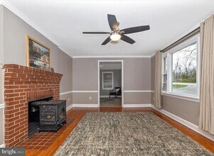 10703 Fingerboard Rd in Ijamsville, MD - Building Photo - Building Photo