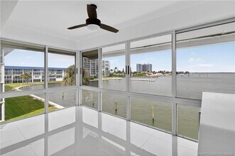 400 Wilma Cir in Riviera Beach, FL - Building Photo - Building Photo