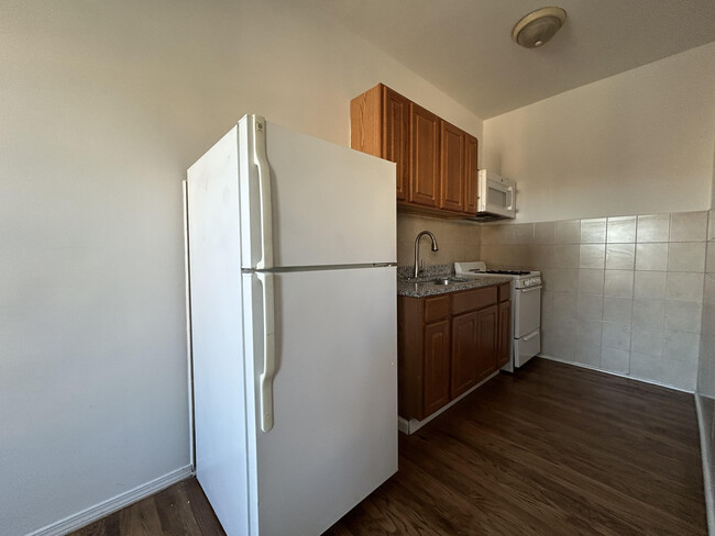 property at 2712 N Milwaukee Ave