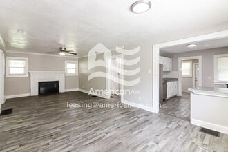 6703 Harris Ave in Raytown, MO - Foto de edificio - Building Photo