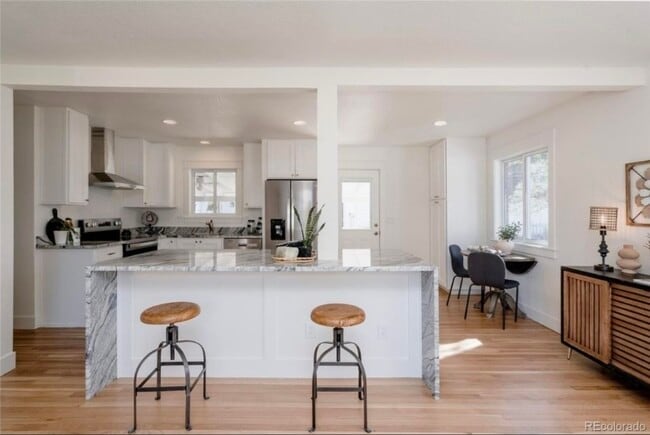 4600 S Inca St in Englewood, CO - Foto de edificio - Building Photo