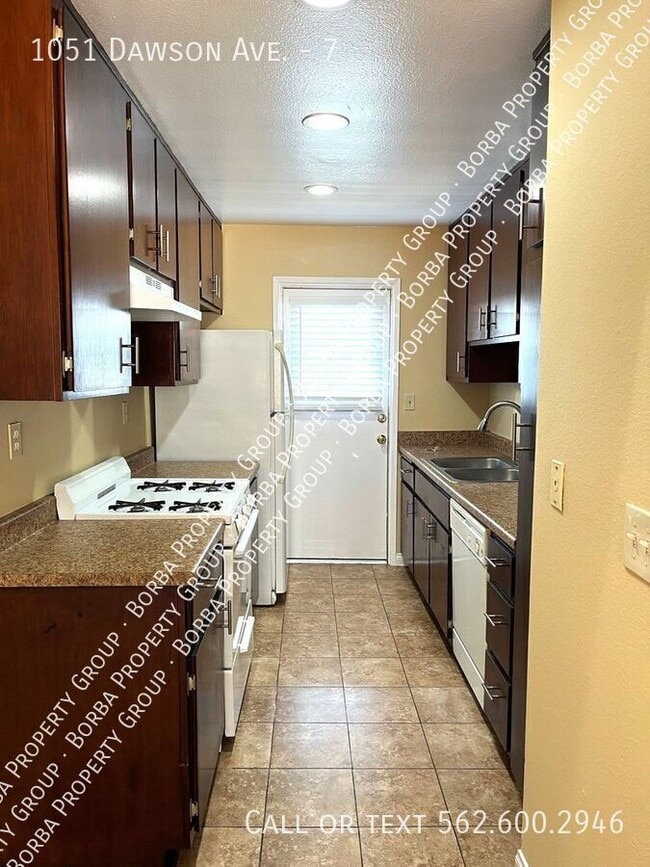 1051 Dawson Ave in Long Beach, CA - Building Photo - Building Photo