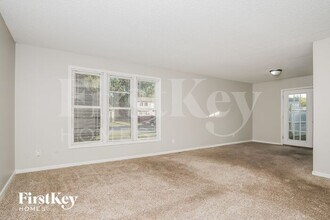 9318 Kingsboro Cir in Indianapolis, IN - Building Photo - Building Photo