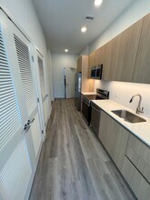 52 NW 32nd St, Unit A1 in Miami, FL - Building Photo - Building Photo