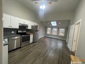 9 Hicksville Rd in Cromwell, CT - Building Photo - Building Photo