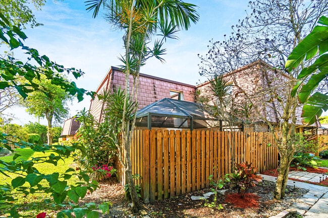 property at 7536 Courtyard Run E