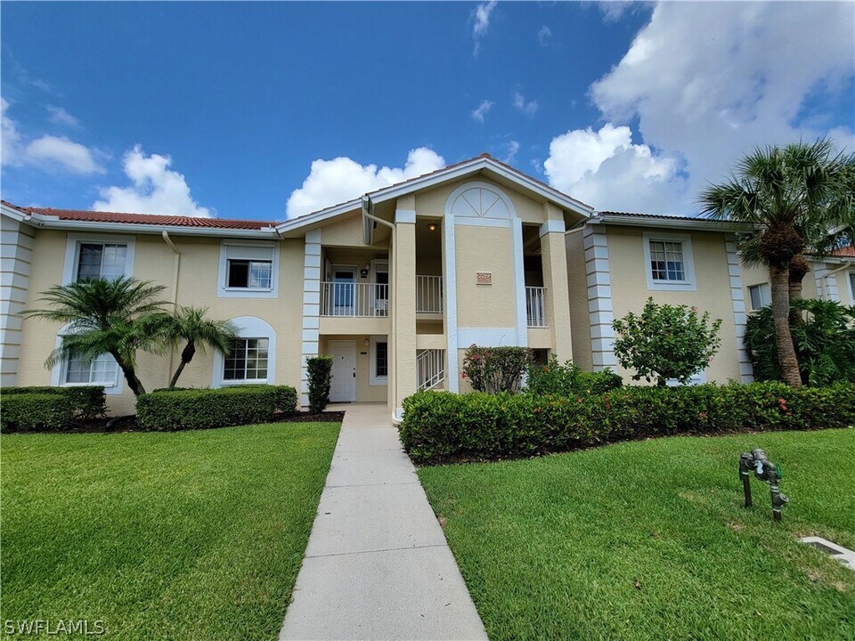 7719 Jewel Ln in Naples, FL - Foto de edificio