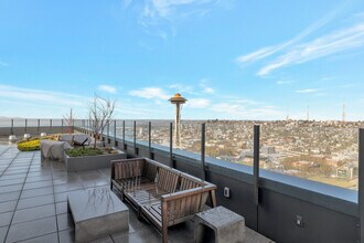 2510 6th Ave, Unit 2501 in Seattle, WA - Building Photo - Building Photo