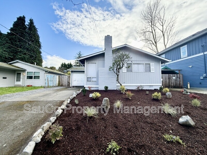 1734 NE Bryant St in Portland, OR - Building Photo