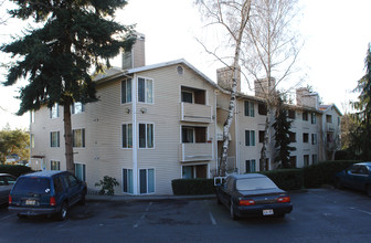 Pepper Tree in Shoreline, WA - Building Photo - Building Photo