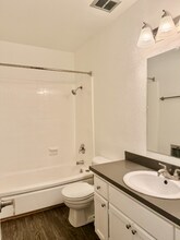 1595 E Chevy Chase Dr, Unit 6 in Glendale, CA - Building Photo - Building Photo