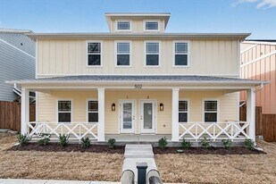 502 E Kimball St in Mansfield, TX - Building Photo