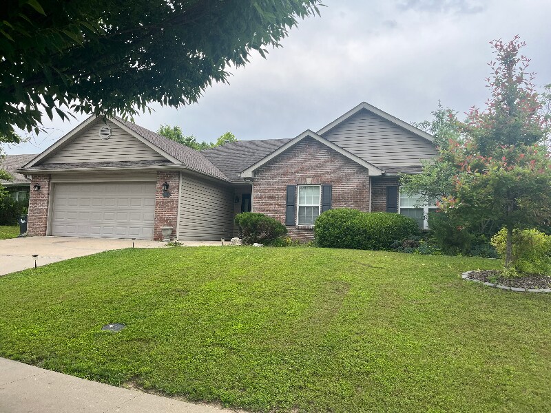 300 Macaw Dr in Columbia, MO - Building Photo