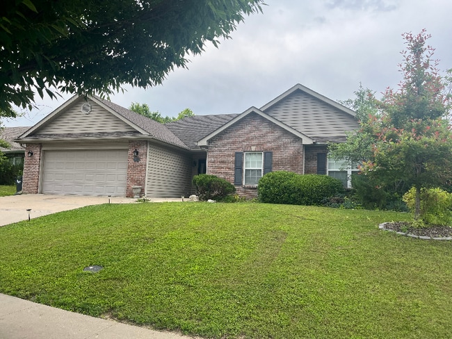 property at 300 Macaw Dr