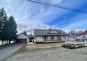 1005 N 3rd St E in Chewelah, WA - Building Photo