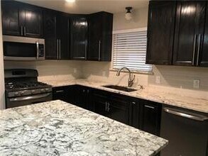 8926 Angleton Pl in Dallas, TX - Building Photo - Building Photo