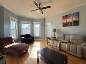 2604 W Fullerton Ave in Chicago, IL - Building Photo - Building Photo