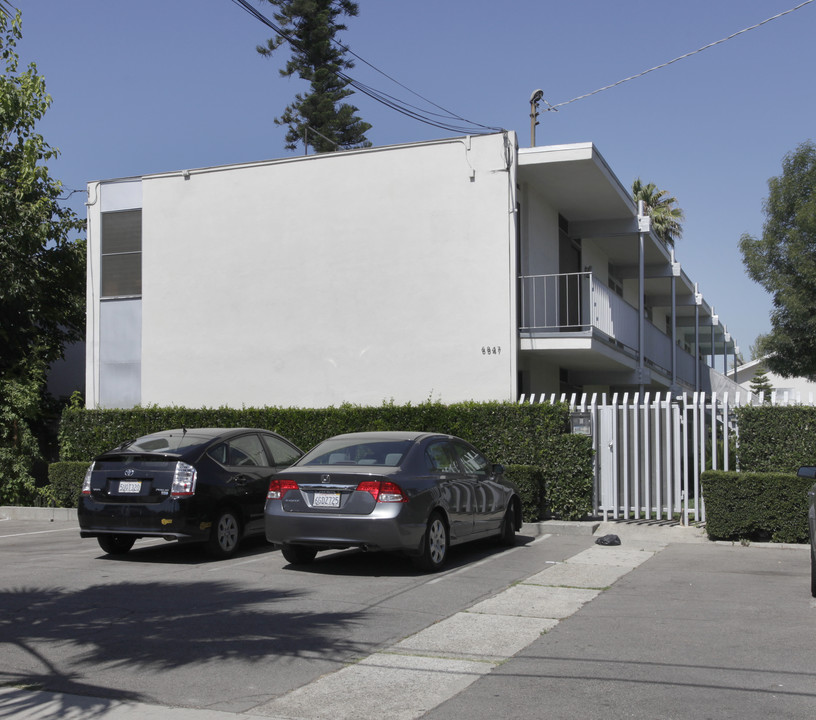 6847 Radford Ave in North Hollywood, CA - Building Photo