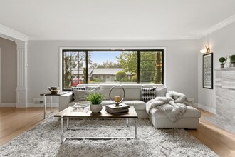 2990 Arguello Dr in Burlingame, CA - Building Photo - Building Photo