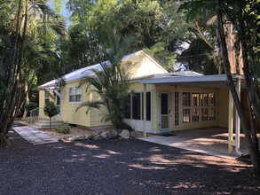 1375 26th Ave in Vero Beach, FL - Building Photo - Building Photo