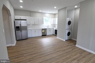 235 Jefferson St in Bridgeport, PA - Building Photo