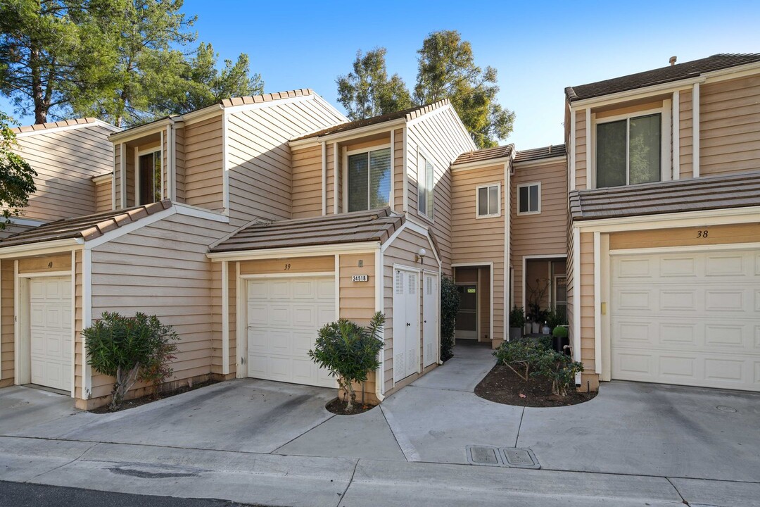 24518 McBean Pkwy in Santa Clarita, CA - Building Photo