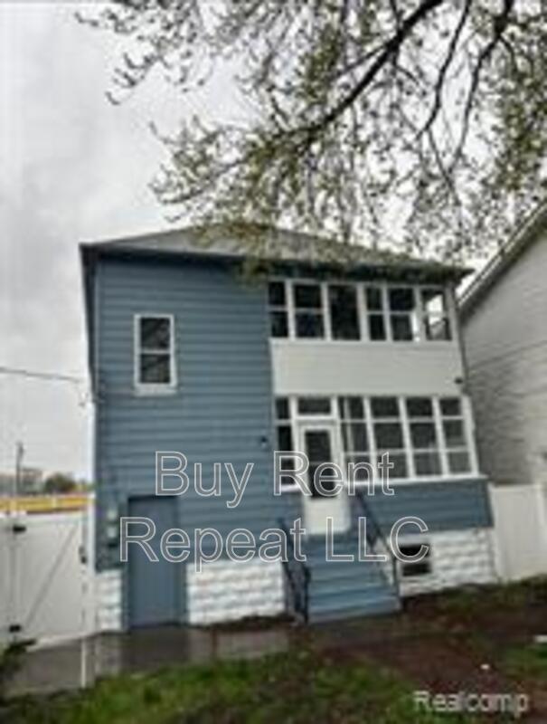 320 Hudson St in Wyandotte, MI - Building Photo - Building Photo