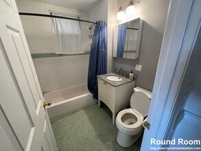 13 Edmunds St, Unit 1 in Cambridge, MA - Foto de edificio - Building Photo