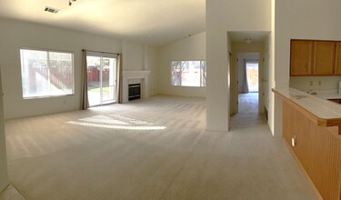 1732 Lavender Ct in Minden, NV - Foto de edificio - Building Photo
