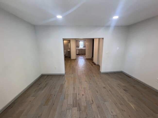 34 N Lee St in Hallam, PA - Foto de edificio - Building Photo