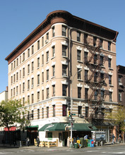 401 W 47th St in New York, NY - Building Photo - Building Photo