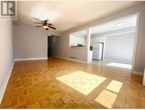 196 Kirkvalley Crescent in Aurora, ON - Building Photo - Building Photo