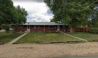 5665 W Ellsworth Ave, Unit A (Left Upper 3bd) in Lakewood, CO - Building Photo