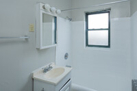 Plaisance Apartments in Chicago, IL - Building Photo - Interior Photo