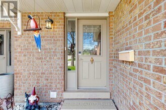 304 Maciver Blvd in Newmarket, ON - Building Photo - Building Photo