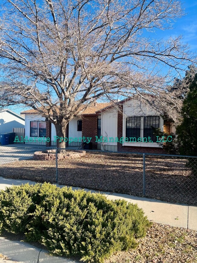 9006 Sonya Ave SW in Albuquerque, NM - Building Photo - Building Photo