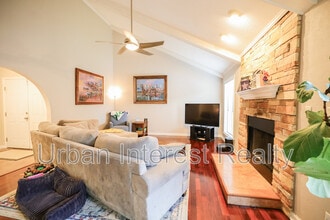 321 Cypress St in Destin, FL - Foto de edificio - Building Photo