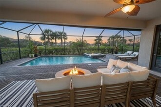 17661 Kinzie Ln in Estero, FL - Foto de edificio - Building Photo