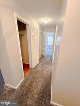 6500 Lake Park Dr, Unit 202 in Greenbelt, MD - Foto de edificio - Building Photo