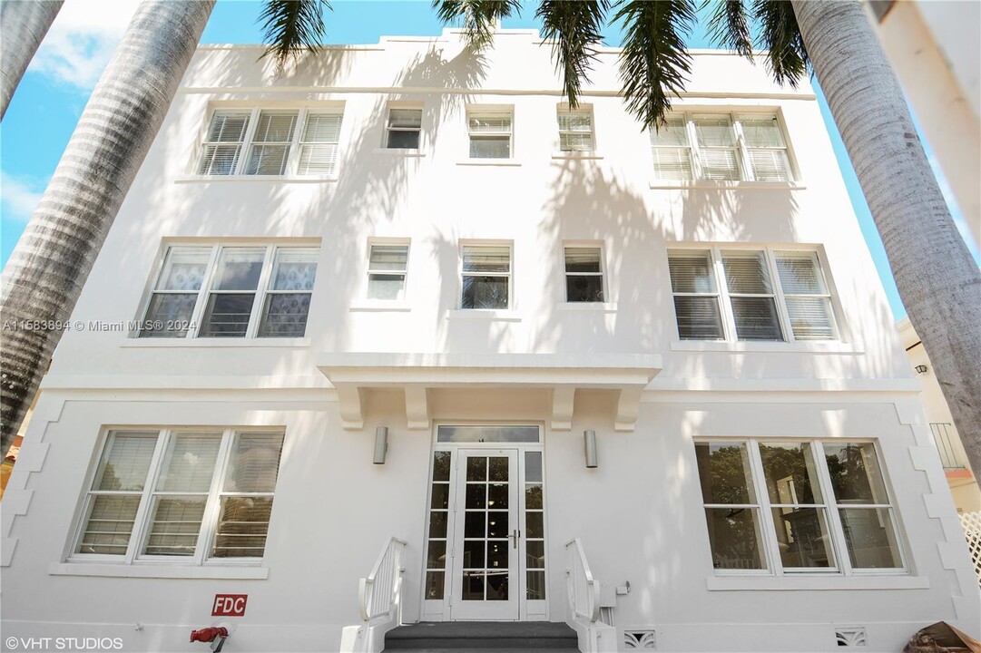 1027 Pennsylvania Ave, Unit 203 in Miami Beach, FL - Foto de edificio