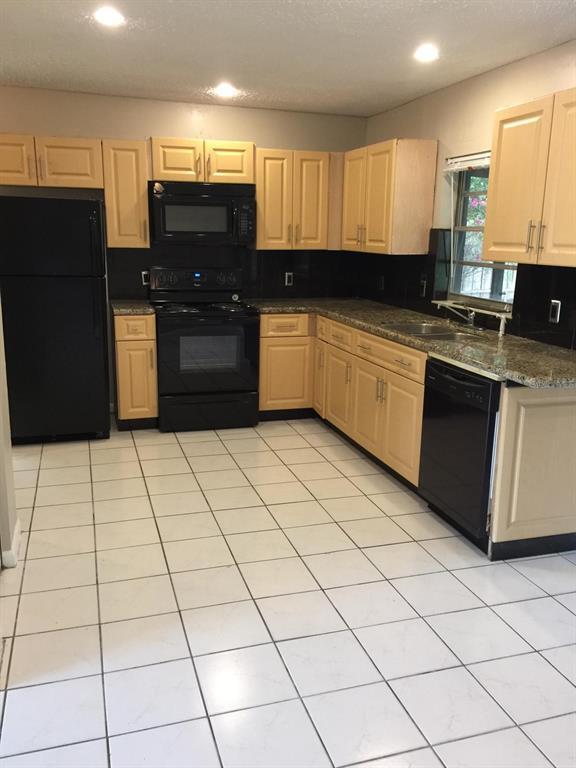 2003 Paladin Ct in Valrico, FL - Building Photo - Building Photo