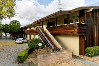 347-367 Everett Ave in Palo Alto, CA - Building Photo - Building Photo