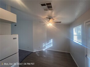 8009 Cetus Cir in Las Vegas, NV - Building Photo - Building Photo