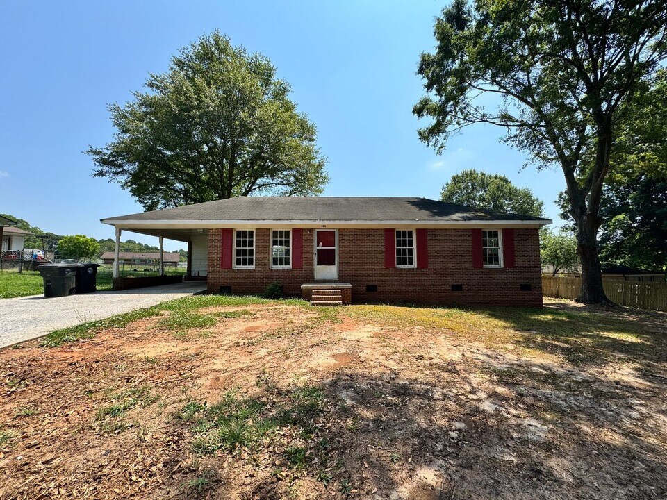 104 Victor Dr in Shelby, NC - Building Photo