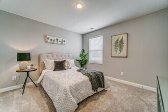 209 Mansfield Dr in Gallatin, TN - Foto de edificio - Building Photo