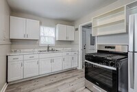 831 Stewart Ave photo'